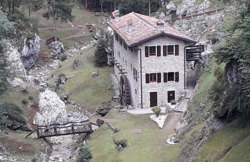 Castione della Presolana Apartamento | Apartment up to 8 Sleeps IN RESIDENCE LOCATED IN CASTIONE DELLA PRESOLANA