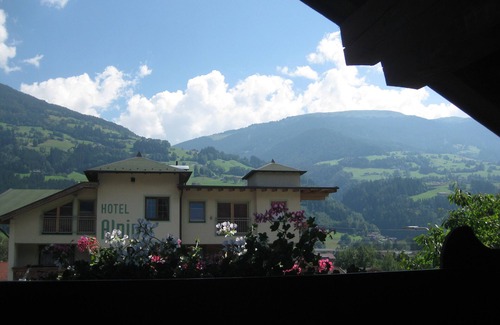 Ried im Zillertal Apartamento | APART KOPP - 1 APARTMENT 2 - 4 pers. Child-friendly Close to the center Garden