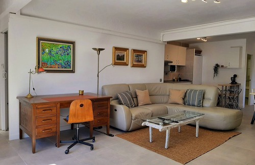 Canet de Mar Casa | Apartamento rural con jardín, piscina y wifi, con vistas al mar para 4 personas