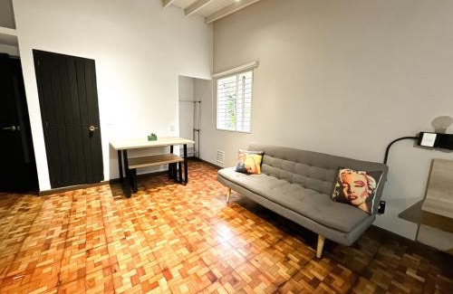 El Poblado Apartamento | Apartaestudio amueblado en Poblado FRN106 By Roots Rentals