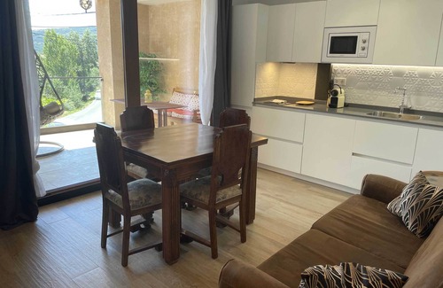 Montejo de la Sierra Apartamento | Apartamento de vistas privilegiadas a la Reserva de la Biosfera y exquisita decoración ecléctica.