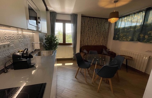 Montejo de la Sierra Apartamento | Apartamento de vistas privilegiadas a la Reserva de la Biosfera y exquisita decoración ecléctica.