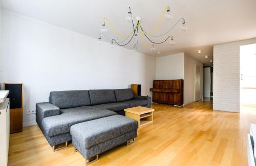Bemowo Apartamento | Apartament 100m2 - 2 sypialnie, 2 łazienki, salon, kuchnia, taras, WiFi, rowery