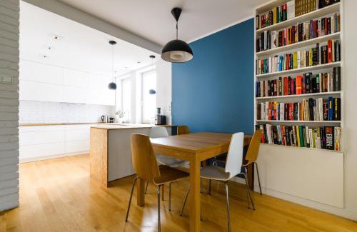 Bemowo Apartamento | Apartament 100m2 - 2 sypialnie, 2 łazienki, salon, kuchnia, taras, WiFi, rowery