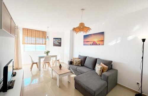 San Luis de Sabinillas Apartamento | Apartamento en 1ª línea de la playa de Sabinillas con vistas al mar