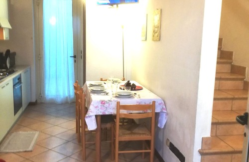 Desenzano del Garda Apartamento | APARTAMENTO ESMERA CERCA DE LA CIUDAD DE DESENZANO