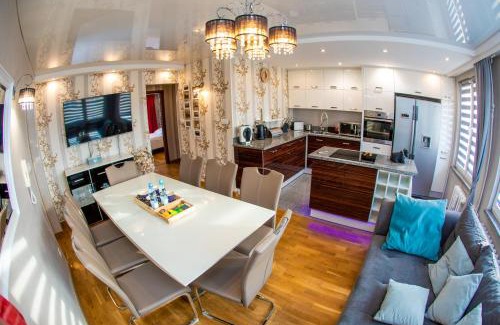Boleslawiec Apartamento | Apartament Książęcy Premium klimatyzacja 3 SYPIALNIE 3 BEDROOMS