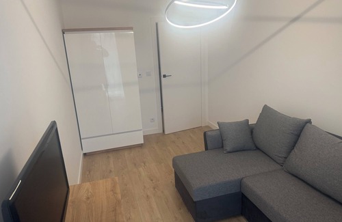 Chorzow Apartamento | Apartament Lux Spacious 3-bedroom apartment with WiFi, AC in amazing Chorzow