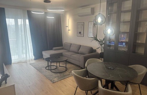 Chorzow Apartamento | Apartament Lux Spacious 3-bedroom apartment with WiFi, AC in amazing Chorzow