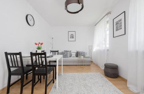 Piaseczno Apartamento | Apartament na Parterze z Parkingiem i Biurkiem do Pracy Zdalnej w Piasecznie by Noclegi Renters