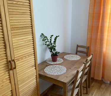 Pulawy Apartamento | Apartament przy Parku Czartoryskich II - Faktury VAT - parking