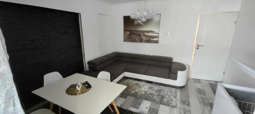 Baile Herculane Apartamento | Apartament Roman
