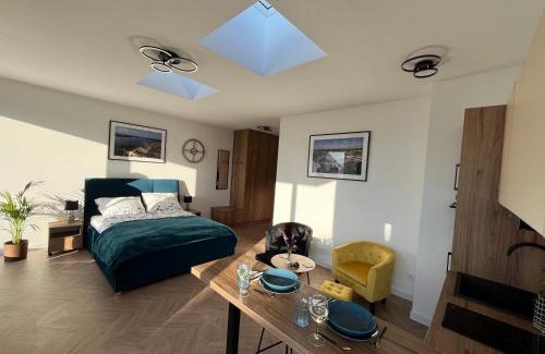 Charzykowy Apartamento | Apartament Słoneczny widok boczny na jezioro