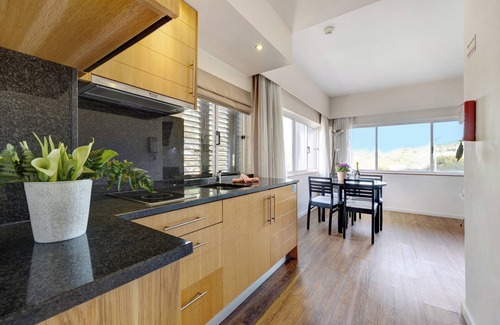 Torralta Apartamento | Apartamento 'T1 Atlántico' con vistas a la montaña, piscina, balcón y Wi-Fi