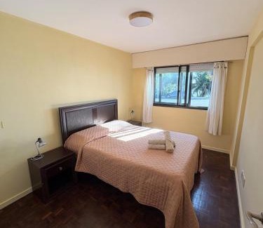 Real de San Carlos Apartamento | Apartamento con vista al Rio y frente a la playa