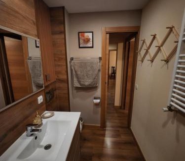 Valenii de Munte Apartamento | Apartament Valeni