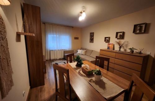 Valenii de Munte Apartamento | Apartament Valeni