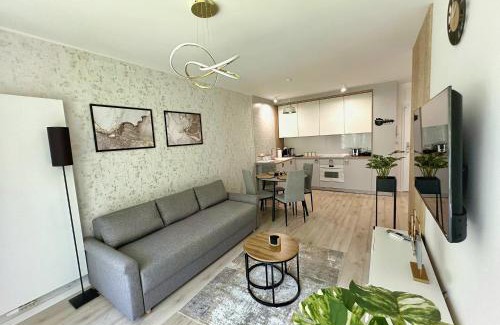 Dzielnica Uzdrowiskowa Apartamento | Apartament Whiteblue Kołobrzeg z dużym ogródkiem - 100 m od plaży! Whiteblue Kolberg Apartment mit großem Garten - 100 m vom Strand entfernt! Whiteblue Kołobrzeg Apartmán s velkou zahradou - 100 m od pláže!