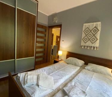 Jastrzebia Gora Apartamento | Apartament z ogródkiem, basen, garaż, rowery Willa 4 Pory Roku