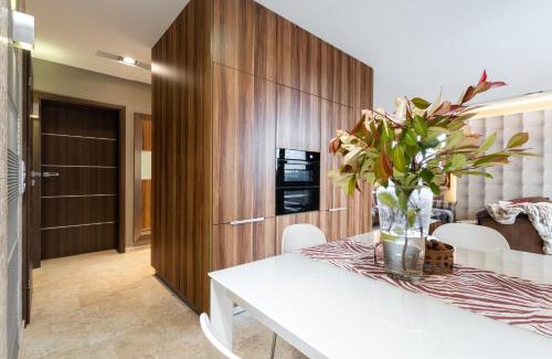 Krzyki Apartamento | Apartament z tarasem 120m2, klimatyzacja, parking w garażu