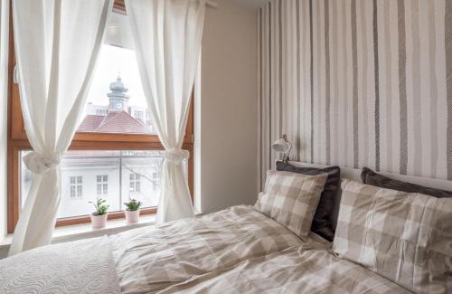 Wrzeszcz Apartamento | Apartament z widokiem na dworek