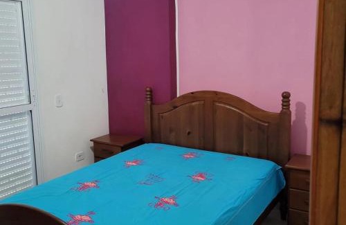 Ocian Apartamento | Apartamento 02 Dormitórios na PRAIA GRANDE OCIAN, fica a 100 metros da praia , tem churrasqueira ,sendo 01 suíte