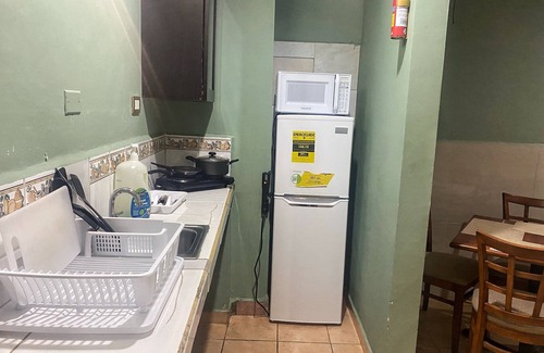 San Pedro Sula Apartamento | Apartamento 1 hab, 2 camas, cocina, sala y parqueo (apta para familias).