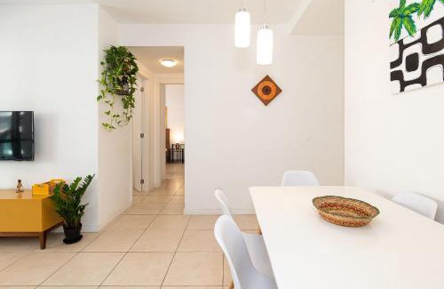 Recreio dos Bandeirantes Apartamento | Apartamento 2 Qto e Varanda em Condomínio Completo