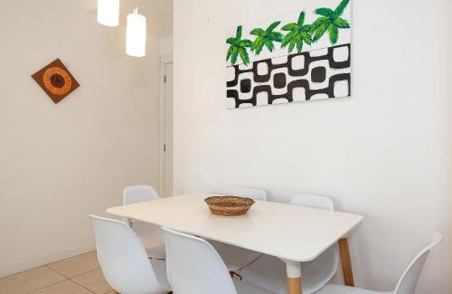 Recreio dos Bandeirantes Apartamento | Apartamento 2 Qto e Varanda em Condomínio Completo