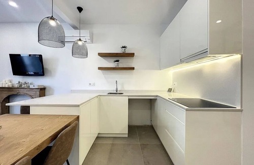 Carvoeira Apartamento | Apartamento 2 quartos, varanda ,ar condicionado