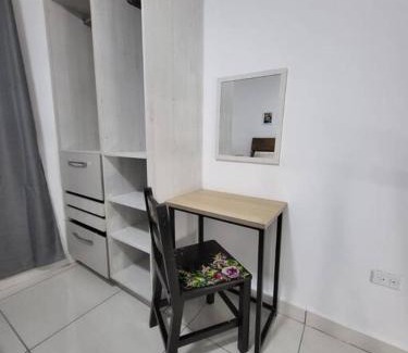 Rio Abajo Apartamento | Apartamento #6 cómodo, Tranquilo, Elegante cerca de la estación del metro de la cincuentenario