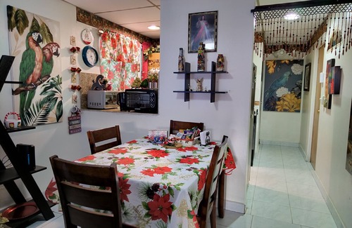 Tumba Vieja Casa | Lilia House es una linda habitación dentro de mi residencia.