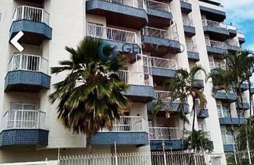 Martim de Sa Apartamento | Apartamento a 300m da Martim de Sá bem acolhedor e espaçoso..
