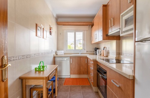 Nerja Apartamento | Apartamento "Alcazaba Zona Parador" Cerca de la Playa con Terraza y Piscina Compartida