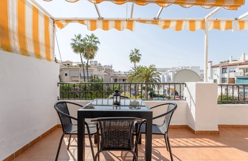 Nerja Apartamento | Apartamento "Alcazaba Zona Parador" Cerca de la Playa con Terraza y Piscina Compartida