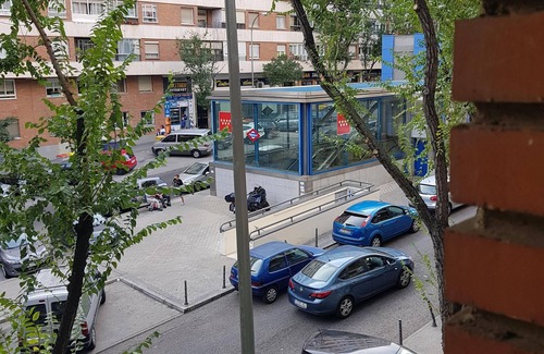 Pena Grande Apartamento | Apartamento, amplio y luminoso, cerca del centro de Madrid, a 2 min del metro.