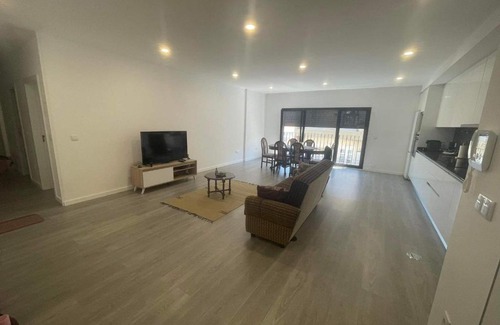 Tondela Apartamento | Apartamento amplo e moderno - perto do estádio futebol