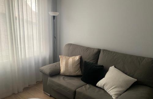 Pontedeume Apartamento | Apartamento céntrico a 1km de la playa.