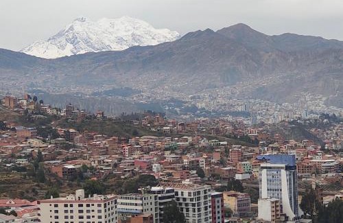 Downtown La Paz Apartamento | Apartamento Céntrico, Privado, Iluminado, Soleado, Cerca EMBAJADAS Av Arce