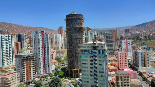 Downtown La Paz Apartamento | Apartamento Céntrico, Privado, Iluminado, Soleado, Cerca EMBAJADAS Av Arce