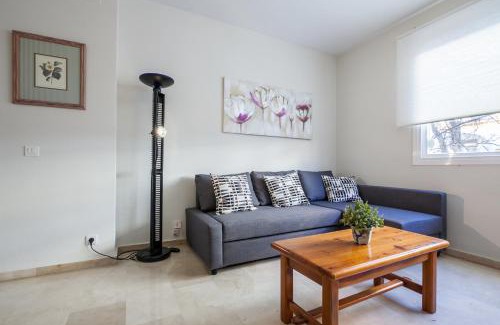 San Bernardo Apartamento | Apartamento cerca del Alcázar con garaje privado