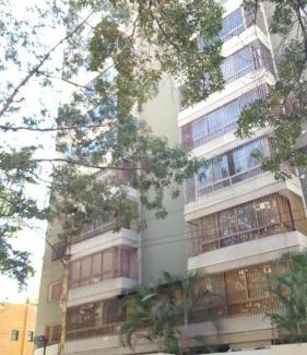 Chacao Apartamento | Apartamento cerca del Boulevard de Sabana Grande y zona comercial