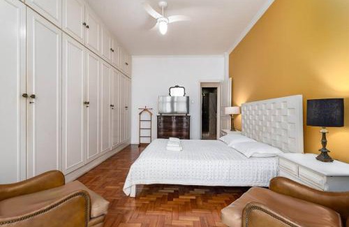 Copacabana Apartamento | Apartamento Clásico com Ar, WIFI e Garagem