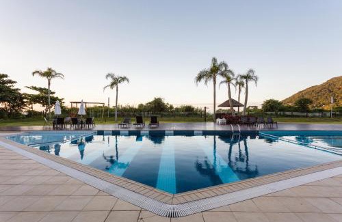 Lagoinha Apartamento | Apartamento com 4 suítes pé na areia