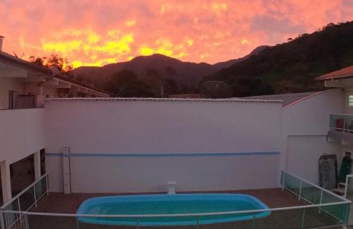 Maranduba Apartamento | APARTAMENTO COM PISCINA E CHURRASQUEIRA
