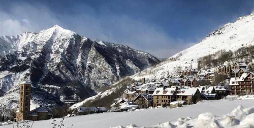 Taull Apartamento | Apartamento con terraza y vistas panorámicas en Taüll con plaza de parking
