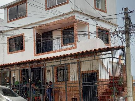 Bucaramanga Apartamento | Apartamento con vista a la ciudad en barrio campo hermoso 301