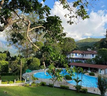 Cascata do Imbui Apartamento | Apartamento Cond Vale do Sol - Hotel em Petrópolis - Itaipava Piscina Cinematográfica