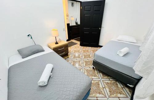 San Pedro La Laguna Apartamento | Apartamento en la zona viva con parqueo exclusivo