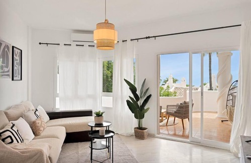 Mijas Apartamento | Apartamento elegante y minimalista en Calahonda - PUENTE 3 408